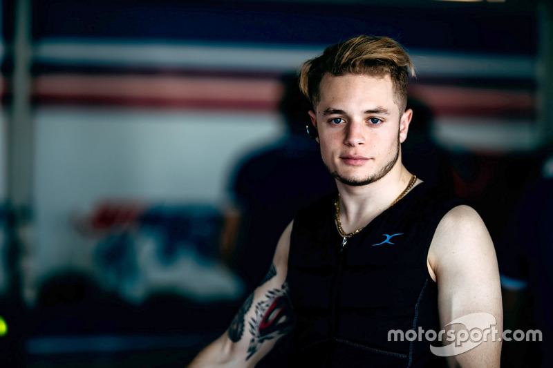 Trident: <img src="https://cdn-8.motorsport.com/static/img/cfp/0/0/0/200/228/s3/united_states-2.jpg" alt="" width="20" height="12" /> Сантіно Ферруччі (№17)