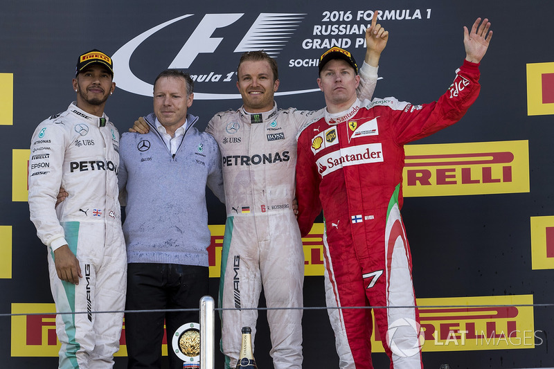 Podio: segundo lugar Lewis Hamilton, Mercedes AMG F1, ganador de la carrera Nico Rosberg, Mercedes AMG F1 y tercer lugar Kimi Raikkonen, Ferrari