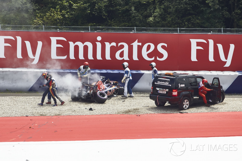 Daniil Kvyat, Scuderia Toro Rosso, na de crash