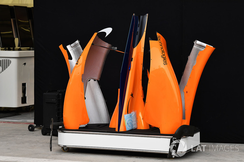 Bodywork McLaren MCL33