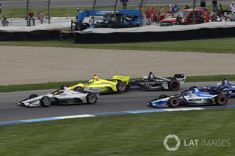 Simon Pagenaud, Team Penske Chevrolet, Jordan King, Ed Carpenter Racing Chevrolet, crash