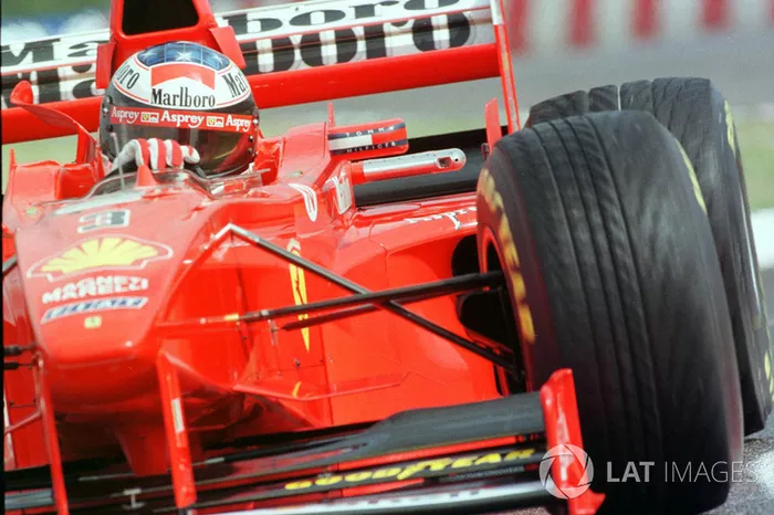 2: Michael Schumacher: 237 grandes premios (el 77,20% de los disputados)
