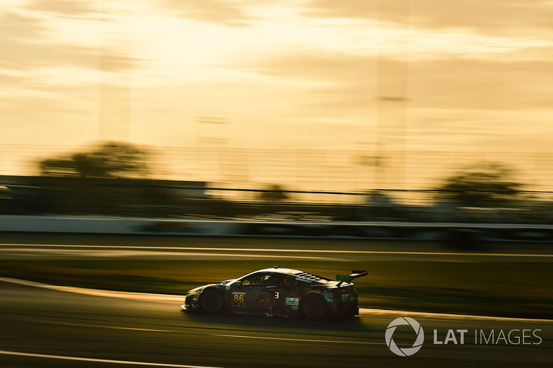 #86 Michael Shank Racing Acura NSX, GTD: Katherine Legge, Alvaro Parente, Trent Hindman, A.J. Allmendinger
