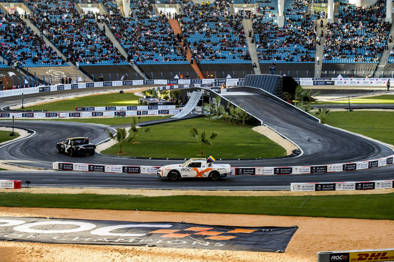 Juan Pablo Montoya conduce el Xtreme Pickup