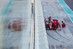 Себастьян Феттель, Ferrari SF70H, заїхав в бокси