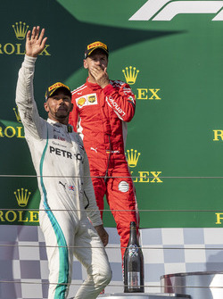 Lewis Hamilton, Mercedes-AMG F1 et Sebastian Vettel, Ferrari sur le podium