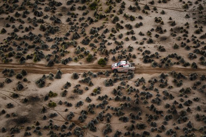 #301 Toyota Gazoo Racing Toyota: Nasser Al-Attiyah, Mathieu Baumel