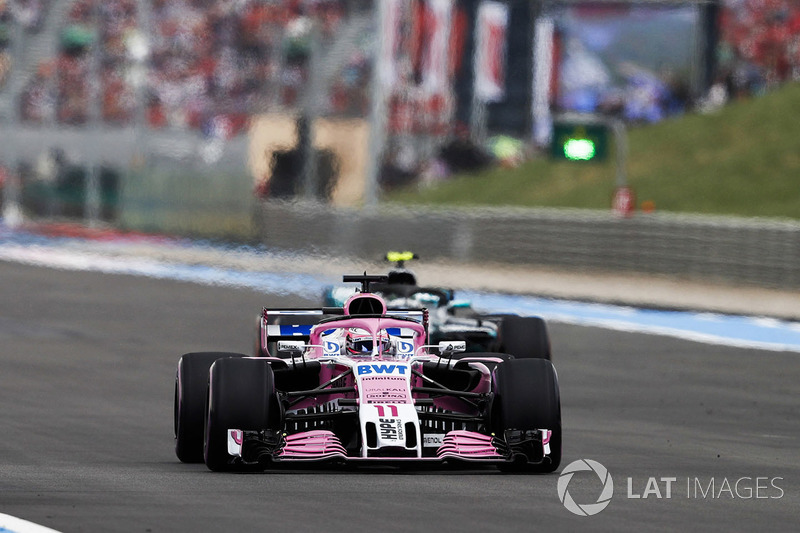 Sergio Perez, Force India VJM11, Valtteri Bottas, Mercedes AMG F1 W09
