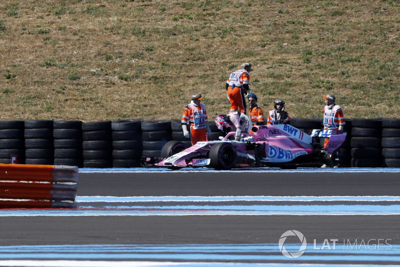 Sergio Perez, Force India VJM11 pierde una rueda en los libres 2