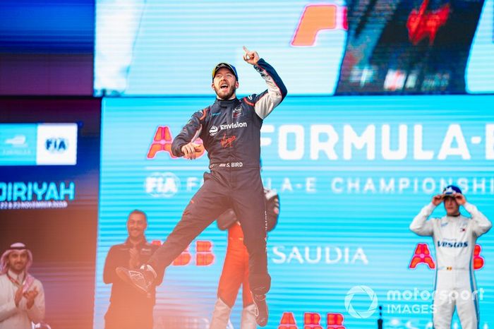 Podio: ganador de la carrera Sam Bird, Virgin Racing