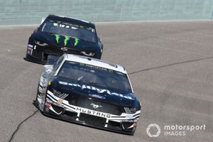 Aric Almirola, Stewart-Haas Racing, Ford Mustang Smithfield, Kurt Busch, Chip Ganassi Racing, Chevrolet Camaro Monster Energy