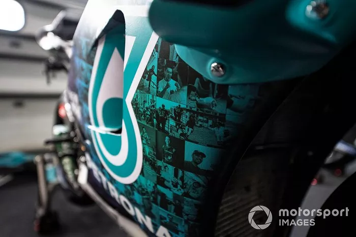 Petronas Yamaha SRT, decoración carrera de casa