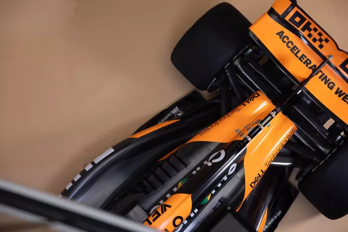 Détail McLaren MCL38