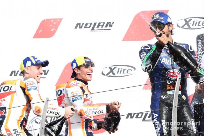 Podio:  ganador Marc Márquez, Repsol Honda Team, segundo lugar Pol Espargaró, Repsol Honda Team, tercer lugar Enea Bastianini, Esponsorama Racing 