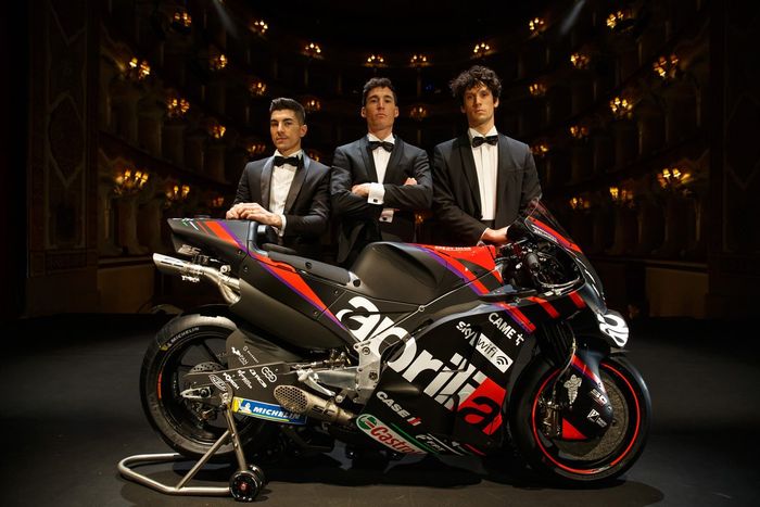 Maverick Viñales, Aleix Espargaró, Lorenzo Savadori, Aprilia Racing Team