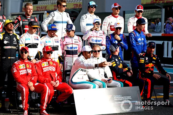 Foto de grupo de pilotos clase 2018