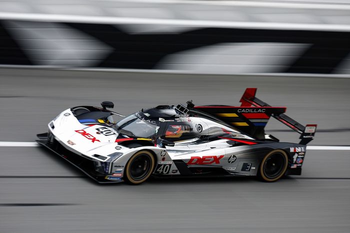 #40 Cadillac Wayne Taylor Racing Cadillac V-Series.R: Jordan Taylor, Louis Deletraz, Alex Lynn, Kamui Kobayashi