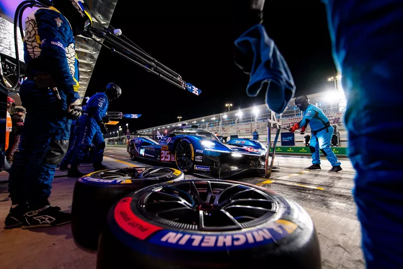 #35 Alpine Endurance Team Alpine A424 : Paul-Loup Chatin, Ferdinand Habsburg, Charles Milesi