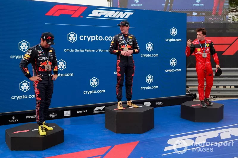 Sergio Perez, Red Bull Racing, 3° posizione, Max Verstappen, Red Bull Racing, 1° posizione, Charles Leclerc, Ferrari, 2° posizione