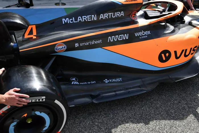 Detalle lateral del McLaren MCL36