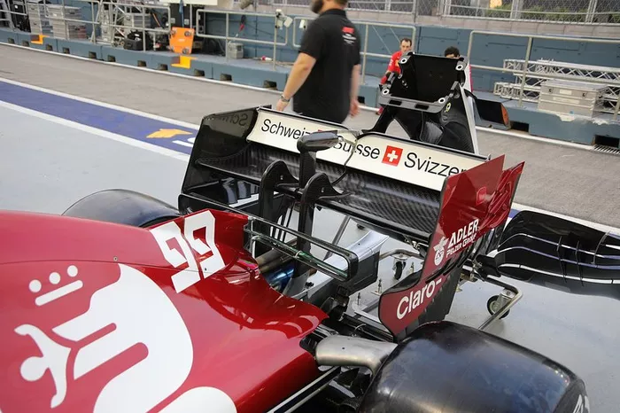 Alfa Romeo Racing C38, traseira