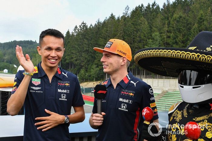 Alex Albon, Red Bull Racing, Max Verstappen, Red Bull Racing 