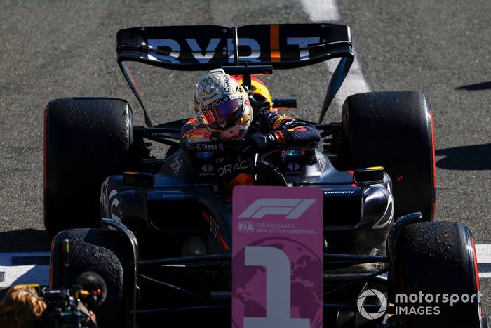 Max Verstappen, Red Bull Racing, 1ª posición, llega al Parc Ferme