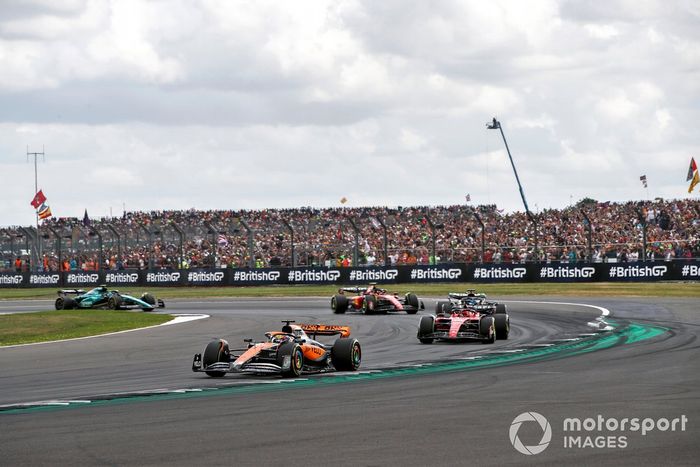 Oscar Piastri, McLaren MCL60, Charles Leclerc, Ferrari SF-23, George Russell, Mercedes F1 W14
