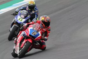 #6 HRC Honda Test Team: Stefan Bradl, #11 GRT Yamaha Official: Sandro Cortese