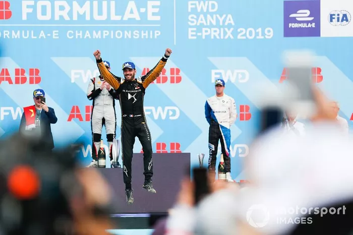 Jean-Eric Vergne, DS TECHEETAH, celebra en el podio