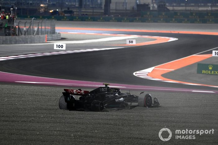 Lewis Hamilton, Mercedes F1 W14 se cae