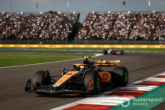 Lando Norris, McLaren MCL60, Esteban Ocon, Alpine A523