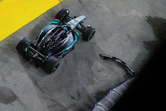 George Russell, accidente de Mercedes
