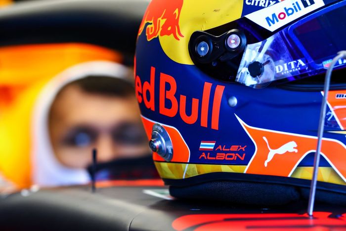 Casco de Alex Albon, Red Bull Racing