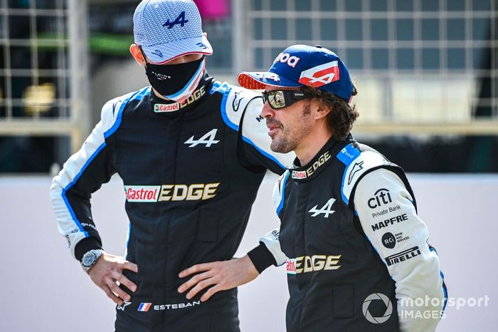 Esteban Ocon, Alpine F1, y Fernando Alonso, Alpine F1 