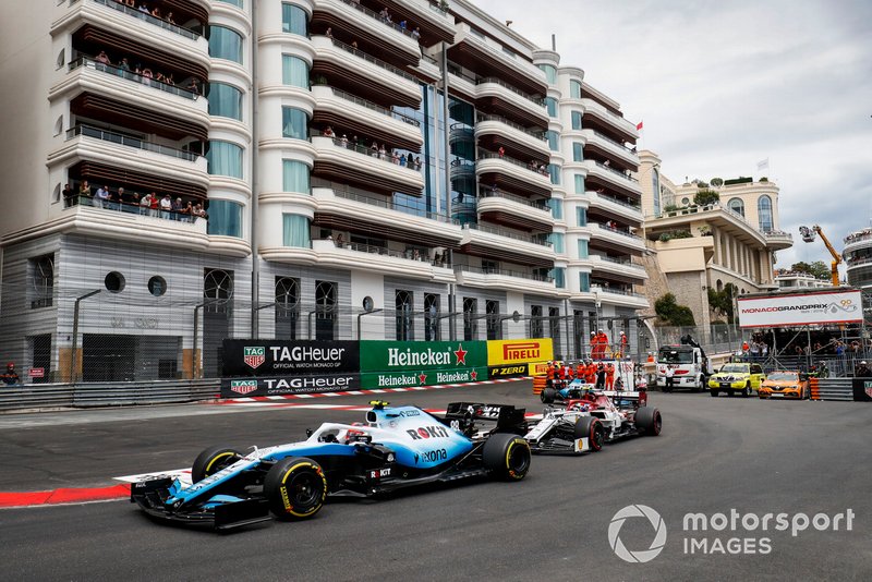 Robert Kubica przed Antonio Giovinazzim i Georgem Russellem