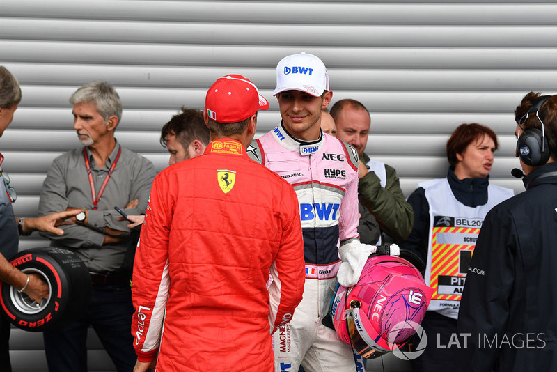 Sebastian Vettel, Ferrari ed Esteban Ocon, Racing Point Force India F1 Team, nel parco chiuso