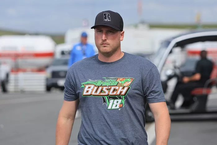Austin Hill, No. 33 Richard Childress Racing Chevrolet, pays tribute to Kyle Busch