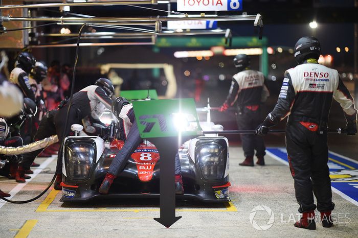 #8 Toyota Gazoo Racing Toyota TS050 Hybrid: Anthony Davidson, Sébastien Buemi, Kazuki Nakajima