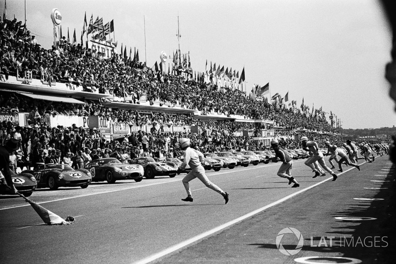 Pedro Rodríguez, Lorenzo Bandini y Mike Parkes são os três primeiros lugares correndo para o início das 24 h de Le Mans de 1963