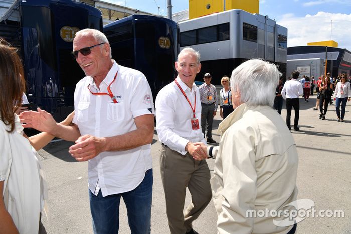 Dietrich Mateschitz, CEO y fundador de Red Bull con Bernie Ecclestone