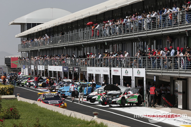 WTCC-Autos in der Boxengasse