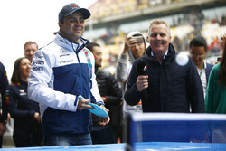 Felipe Massa, Williams, joue au tennis de table