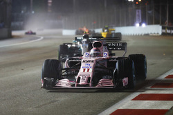 Sergio Perez, Sahara Force India F1 VJM10, Valtteri Bottas, Mercedes AMG F1 W08