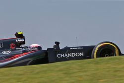 Jenson Button (GBR) McLaren MP4-31. 11.11.2016. Formula 1 World Championship, Rd 20, Brazilian Grand Prix, Sao Paulo, Brazil, Practice Day. - www.xpbimages.com, EMail: requests@xpbimages.com - copy of publication required for printed pictures. Every used picture is fee-liable. © Copyright: Moy / XPB Images