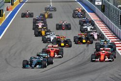 Valtteri Bottas, Mercedes AMG F1 W08, Sebastian Vettel, Ferrari SF70H, Kimi Raikkonen, Ferrari SF70H