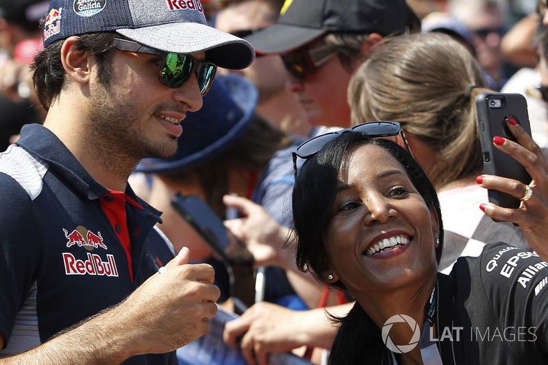 9: Carlos Sainz