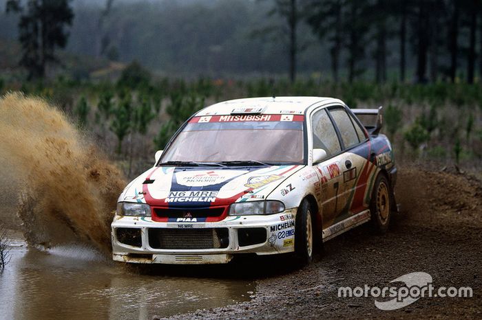 Tommi Mäkinen, con un Mitsubishi Lancer Evo3 en el Rally de Australia 1996