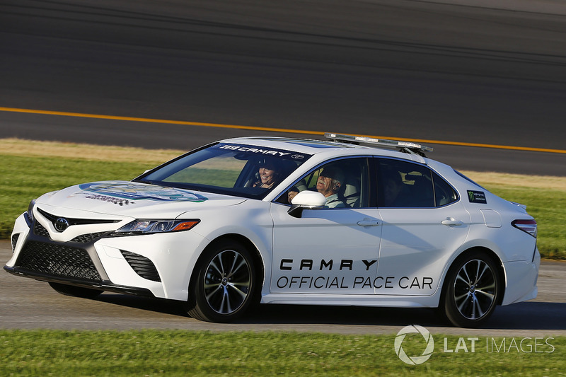 2018 Toyota Camry Pace Car at Kentucky - NASCAR Cup Fotos
