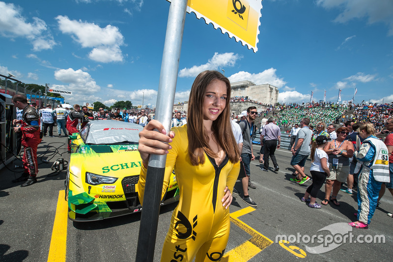 Grid girl, Mike Rockenfeller, Audi Sport Team Phoenix, Audi RS 5 DTM